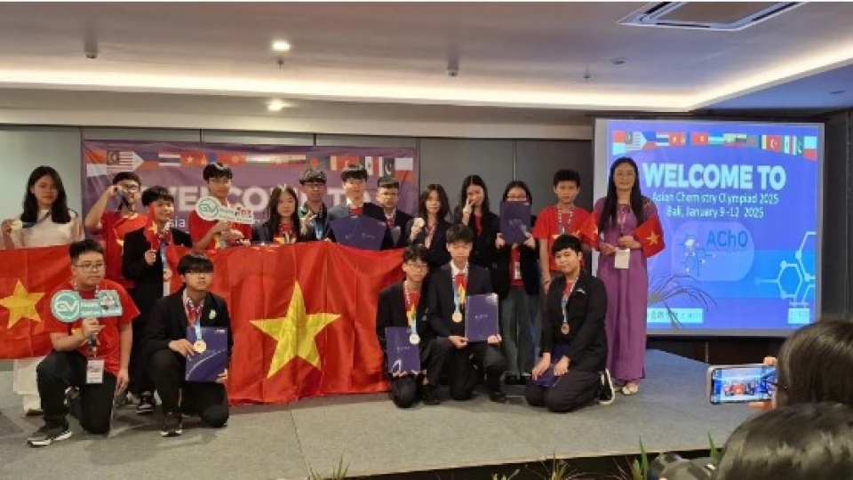 Vietnamese students shine at 2025 Asian Chemistry Olympiad with 9 medals